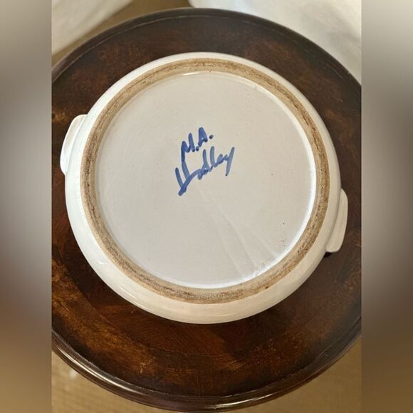 Signed M.A Hadley casserole dish - Picture 12 of 12